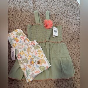 Green animal matching set NWT